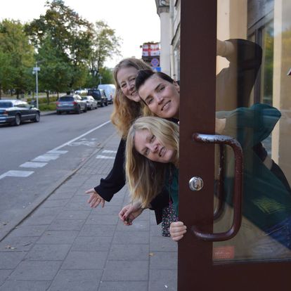 Lucy English - Looking round the door with Sarah Tremlett and Gabriele Labanauskaite  at the TARP experimental poetry festival Vilnius, Lithuania 2015